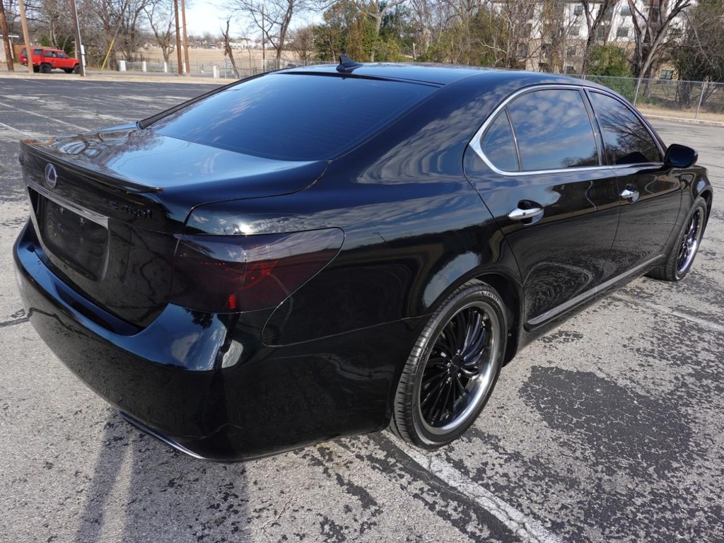 Lexus LS 460 Vehicle Full-screen Gallery Image 07