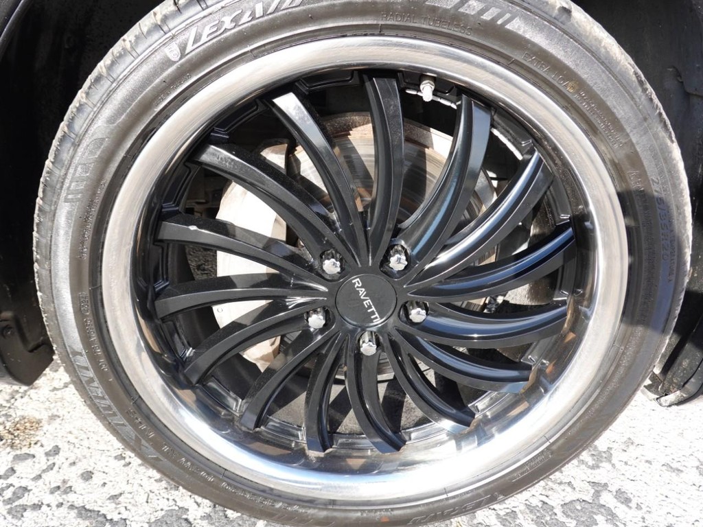 Lexus LS 460 Vehicle Full-screen Gallery Image 09