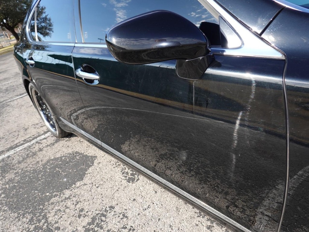 Lexus LS 460 Vehicle Full-screen Gallery Image 11