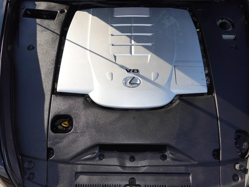 Lexus LS 460 Vehicle Full-screen Gallery Image 28