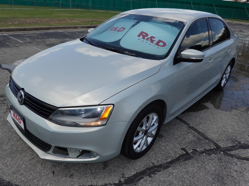 Reflex Silver Metallic 2011 Volkswagen Jetta Sedan Front-Wheel Drive Automatic