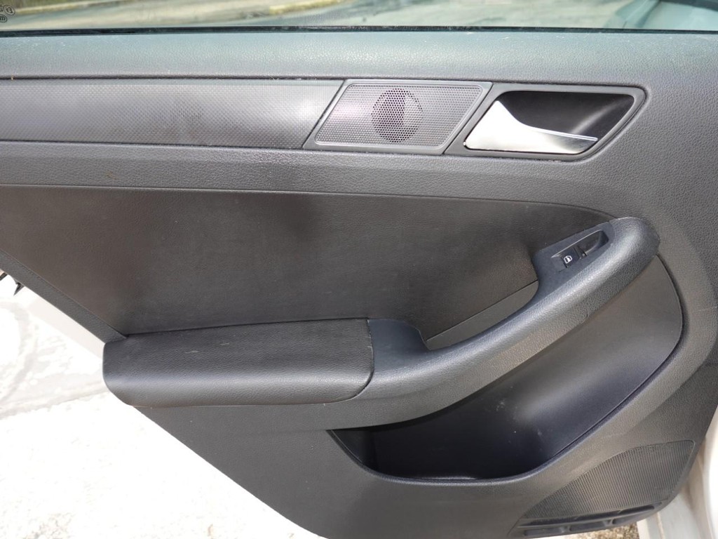 2011 Volkswagen Jetta SE photo 16