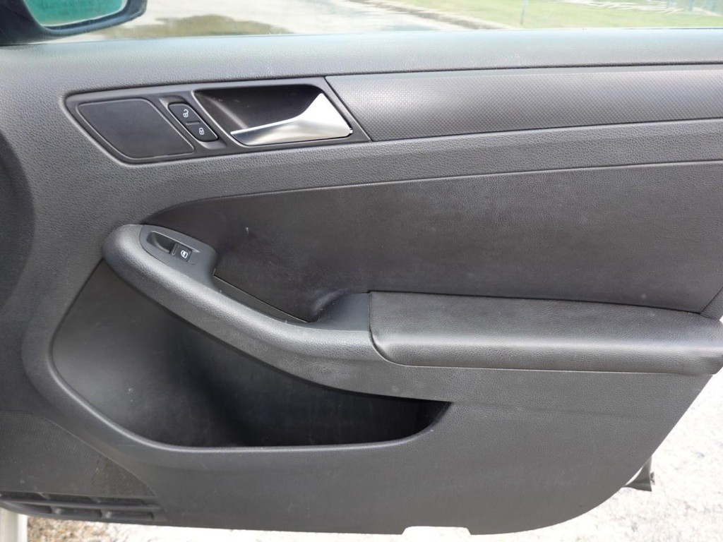 2011 Volkswagen Jetta SE photo 19
