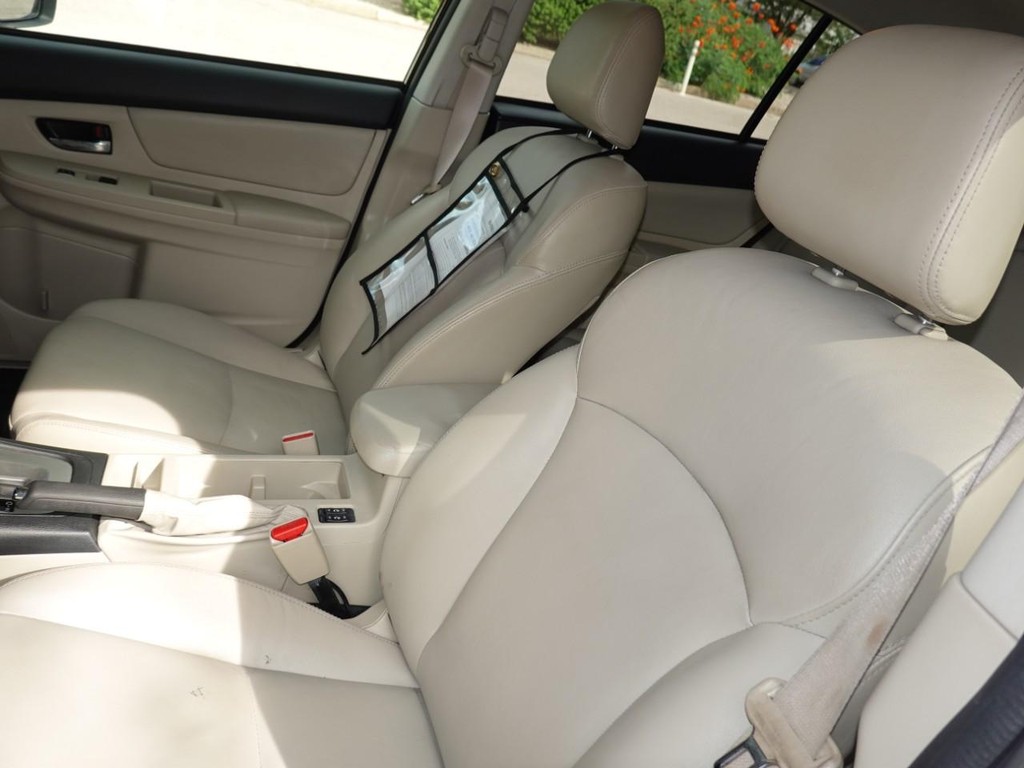 Subaru XV Crosstrek Vehicle Full-screen Gallery Image 15