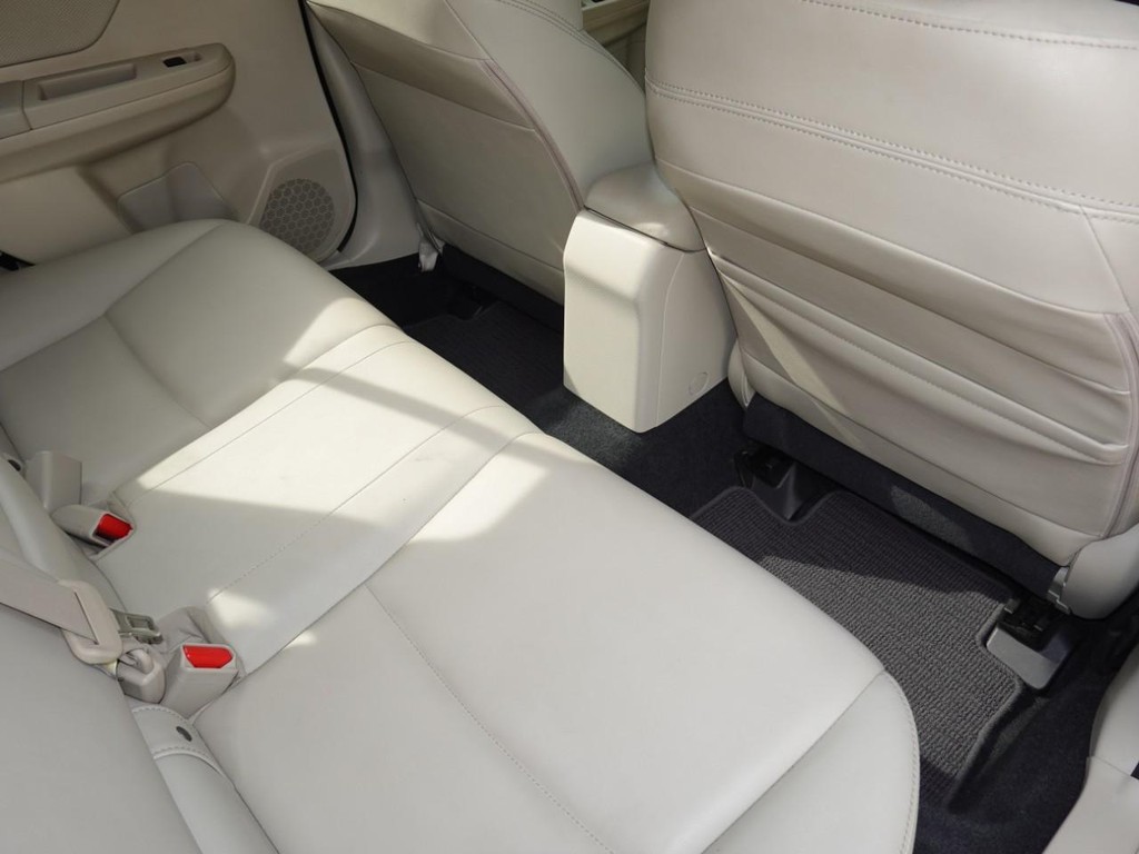 Subaru XV Crosstrek Vehicle Full-screen Gallery Image 24