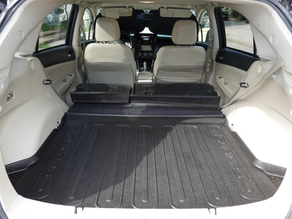 Subaru XV Crosstrek Vehicle Full-screen Gallery Image 27