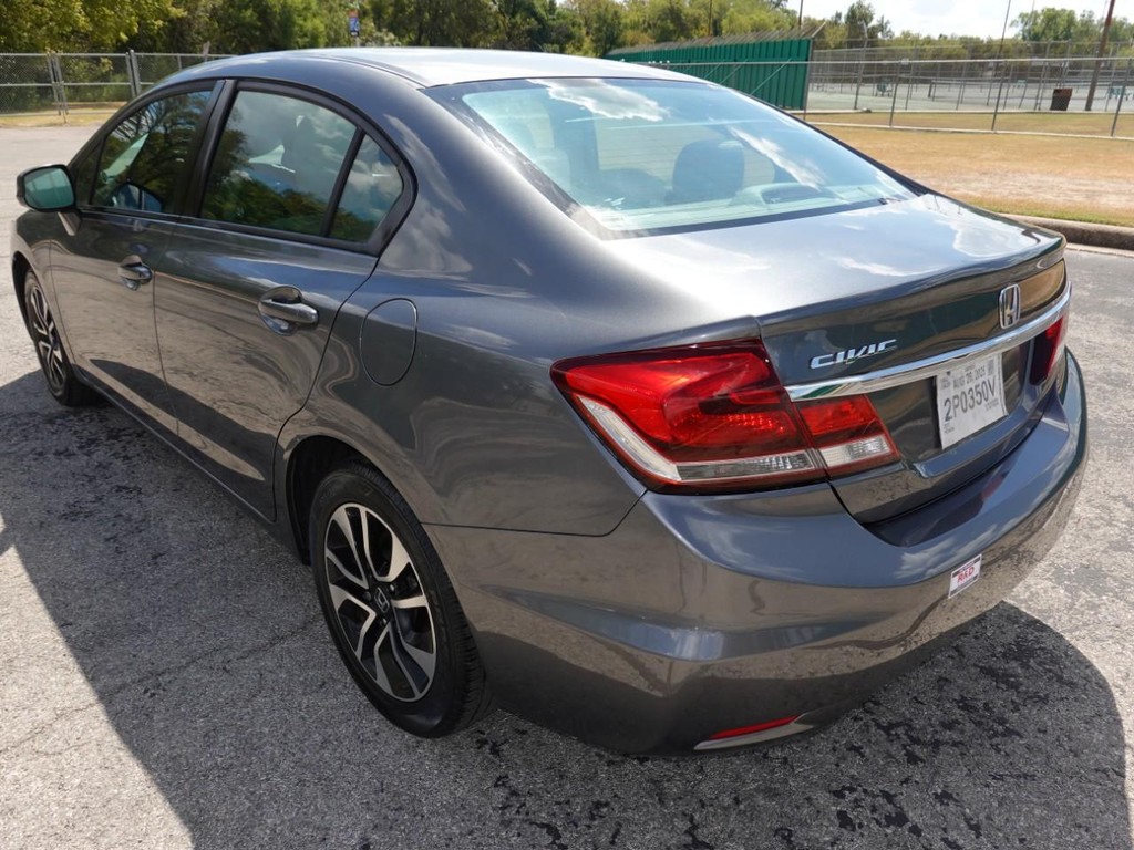 Honda Civic Sedan Vehicle Full-screen Gallery Image 05