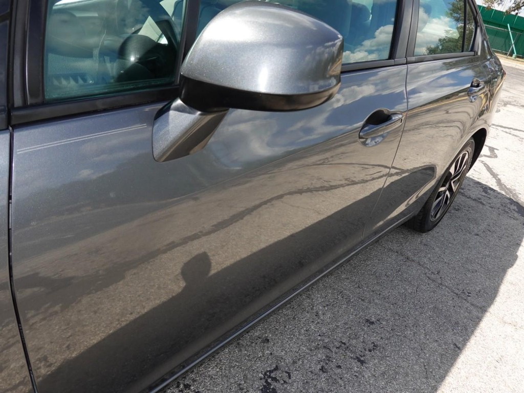 Honda Civic Sedan Vehicle Full-screen Gallery Image 10