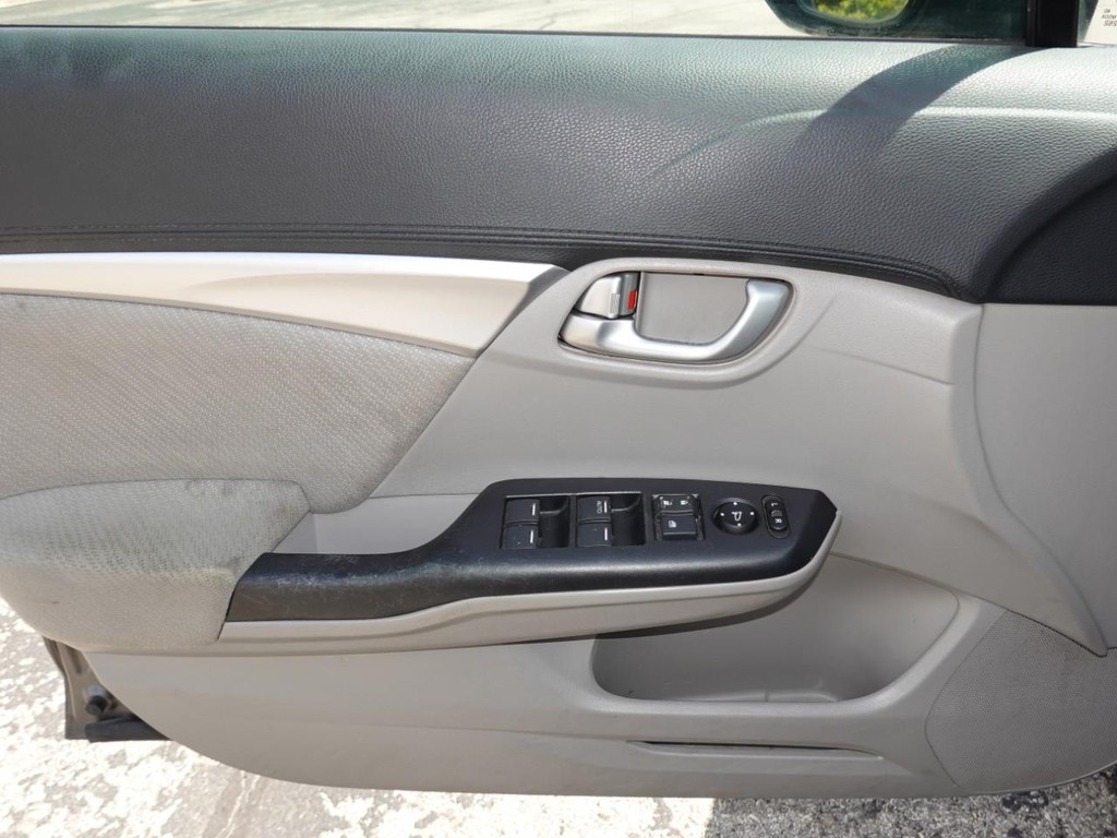 Honda Civic Sedan Vehicle Full-screen Gallery Image 19