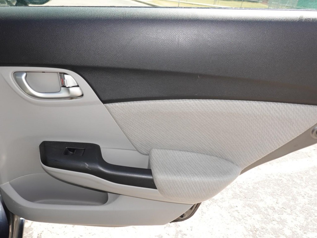 Honda Civic Sedan Vehicle Full-screen Gallery Image 26