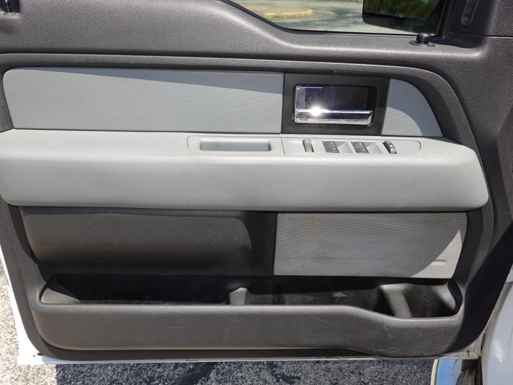 2013 Ford F-150 XLT photo 18