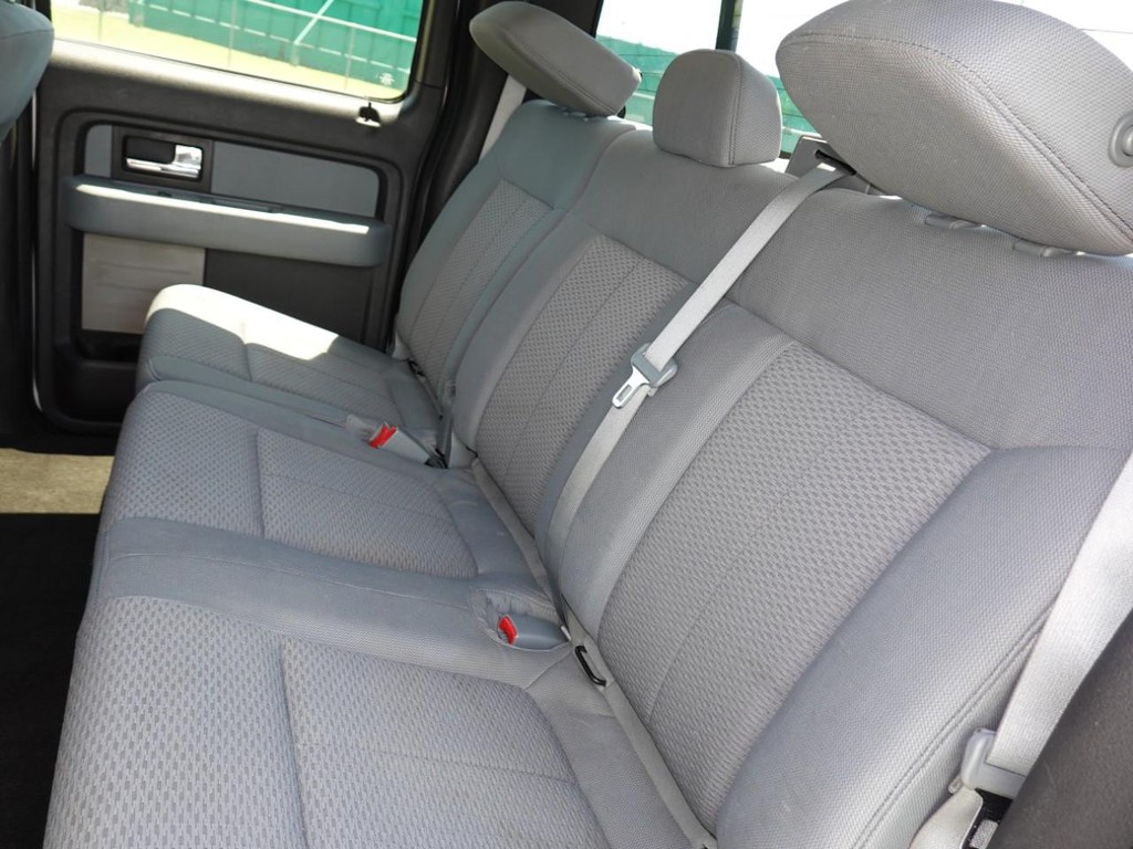 2013 Ford F-150 XLT photo 19