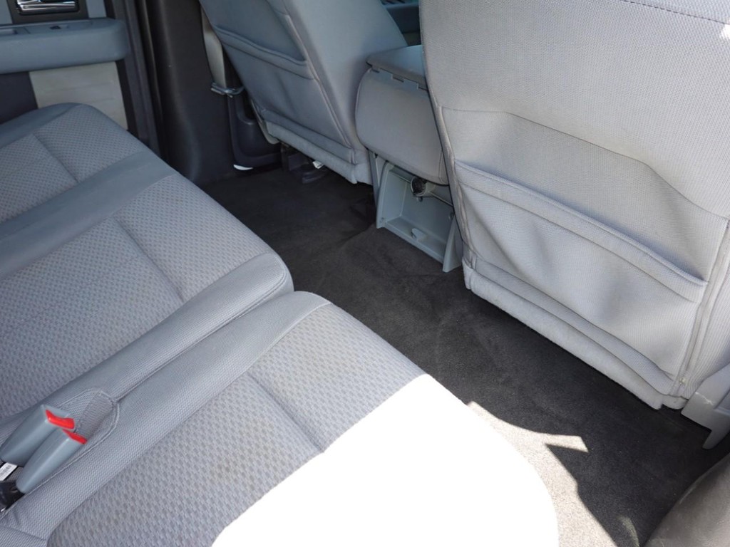 Ford F-150 Vehicle Full-screen Gallery Image 25