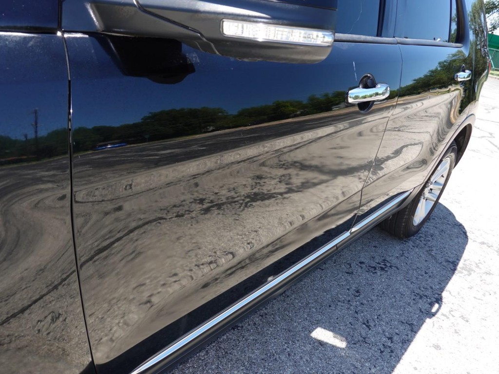 Ford Explorer Vehicle Full-screen Gallery Image 10