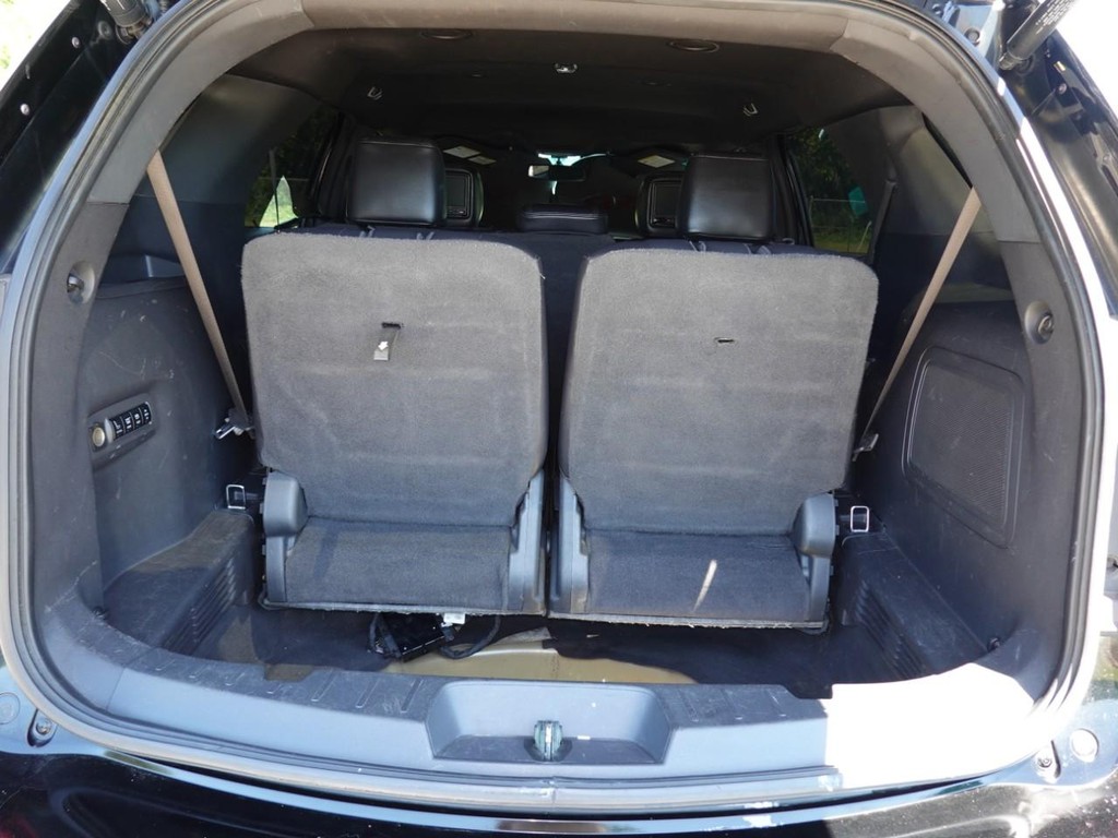 Ford Explorer Vehicle Full-screen Gallery Image 26