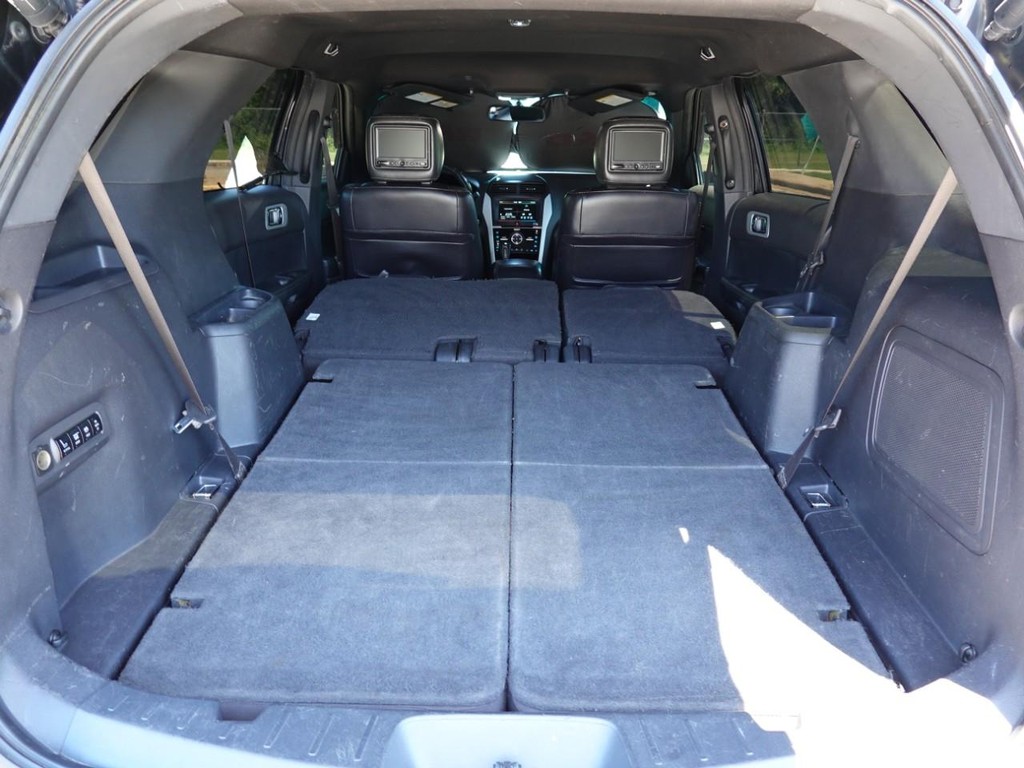 Ford Explorer Vehicle Full-screen Gallery Image 27