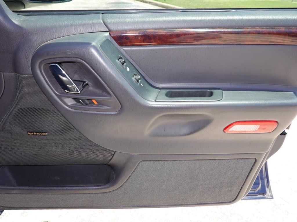 2001 Jeep Grand Cherokee Limited photo 22