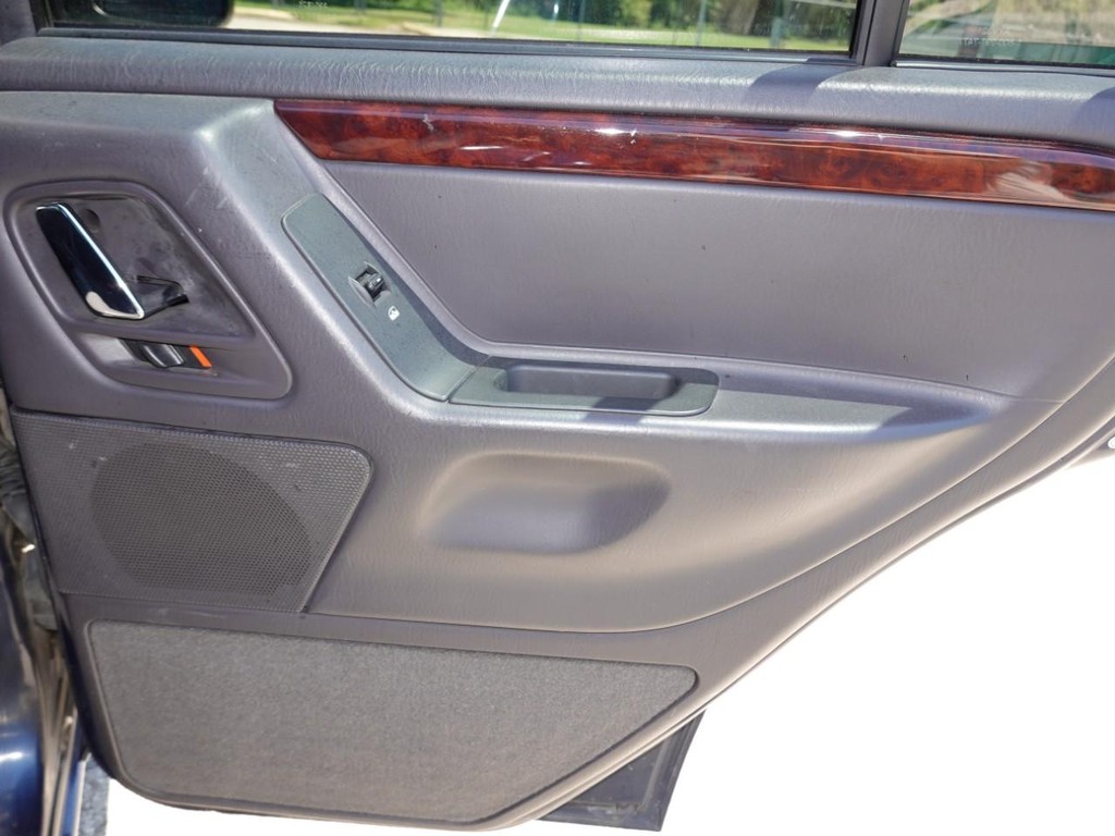 2001 Jeep Grand Cherokee Limited photo 24