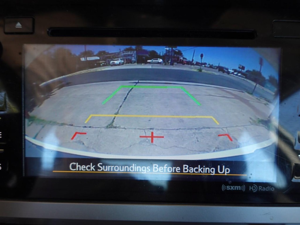 Subaru Legacy Vehicle Full-screen Gallery Image 13