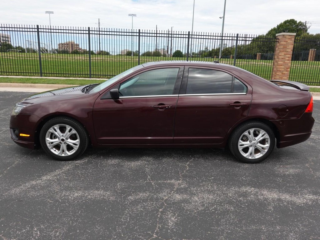 2012 Ford Fusion SE photo 4