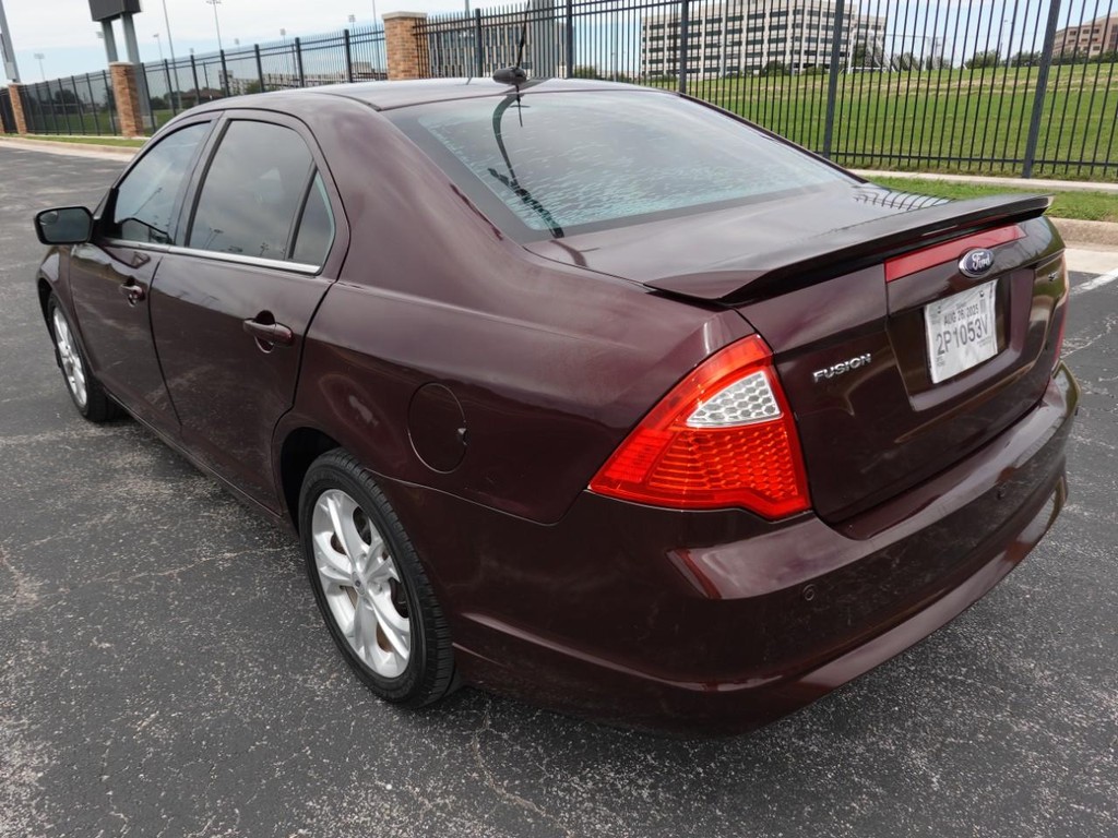 2012 Ford Fusion SE photo 5