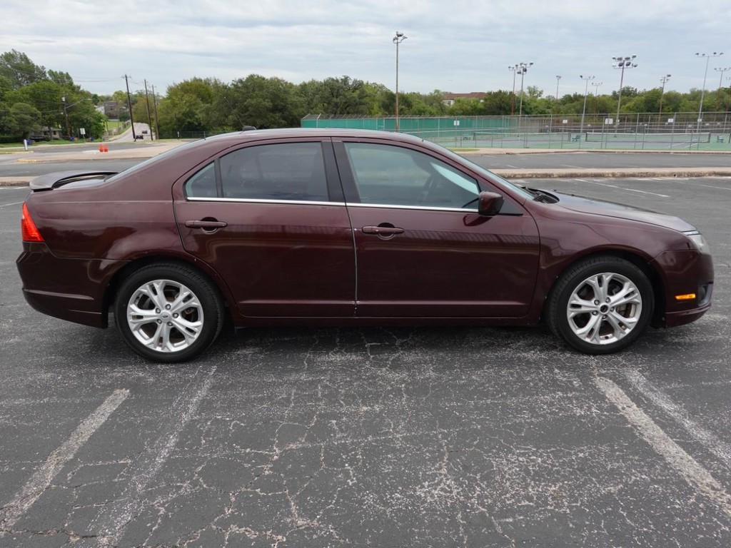 2012 Ford Fusion SE photo 8