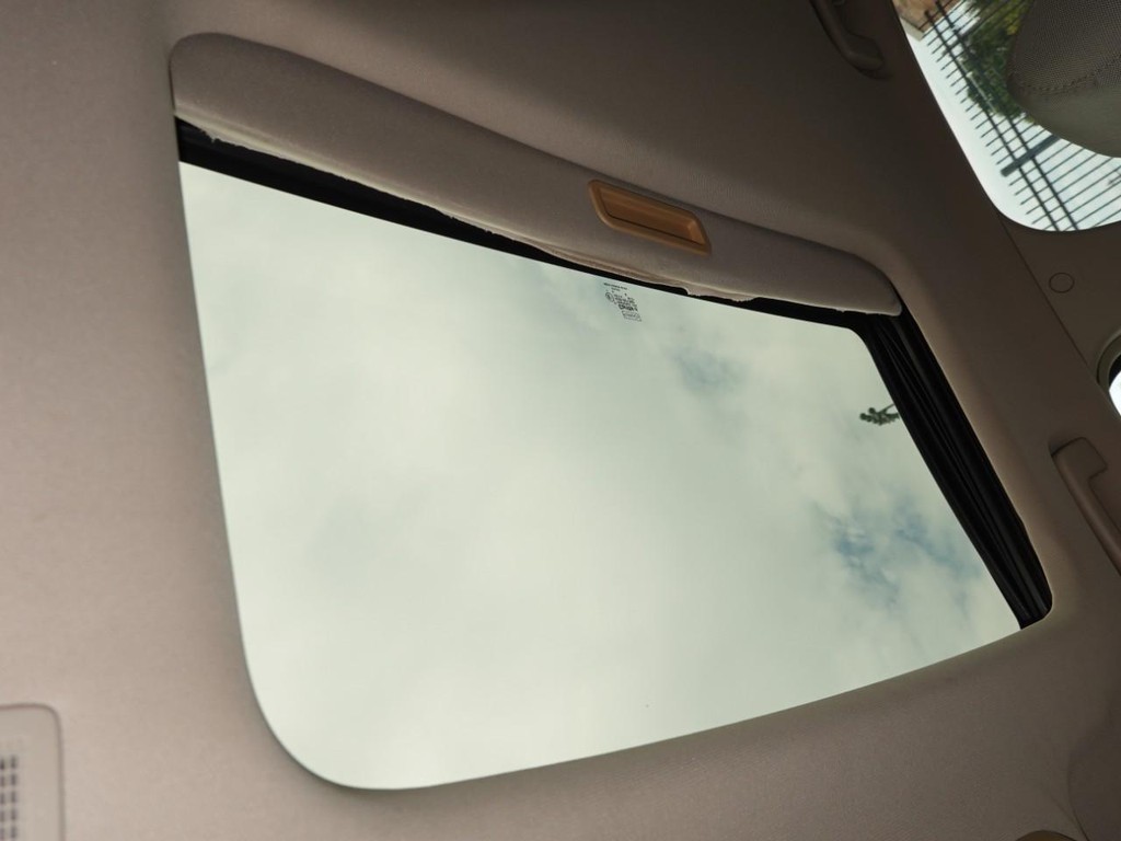 2012 Ford Fusion SE photo 16