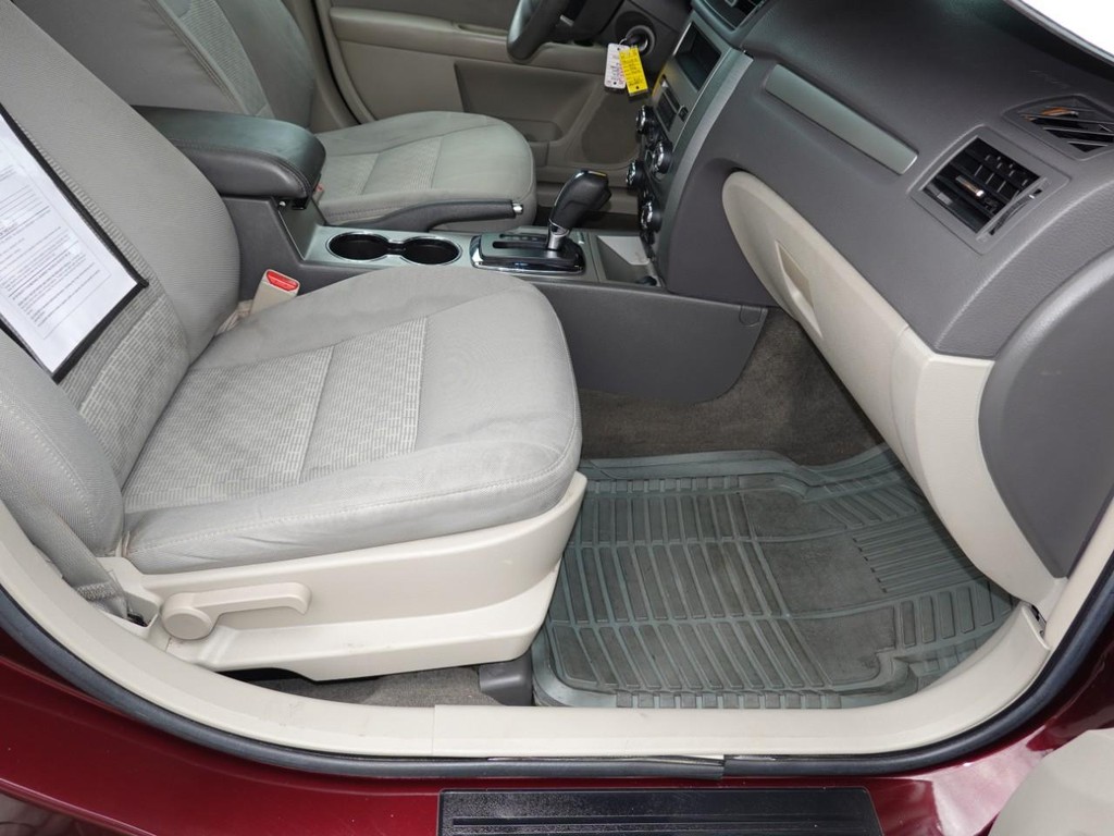 2012 Ford Fusion SE photo 21