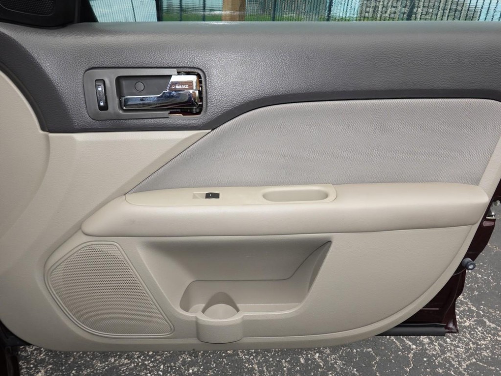2012 Ford Fusion SE photo 22