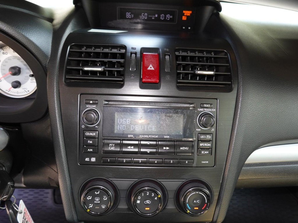 2012 Subaru Impreza 2.0i Premium photo 13