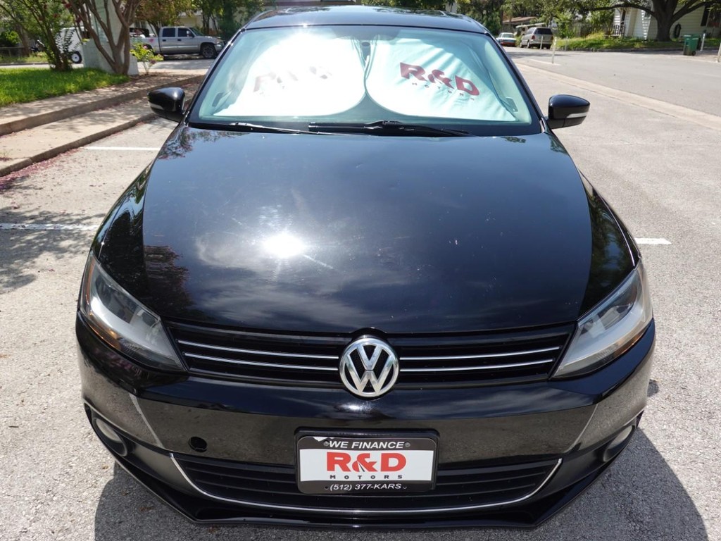 2014 Volkswagen Jetta SEL photo 2