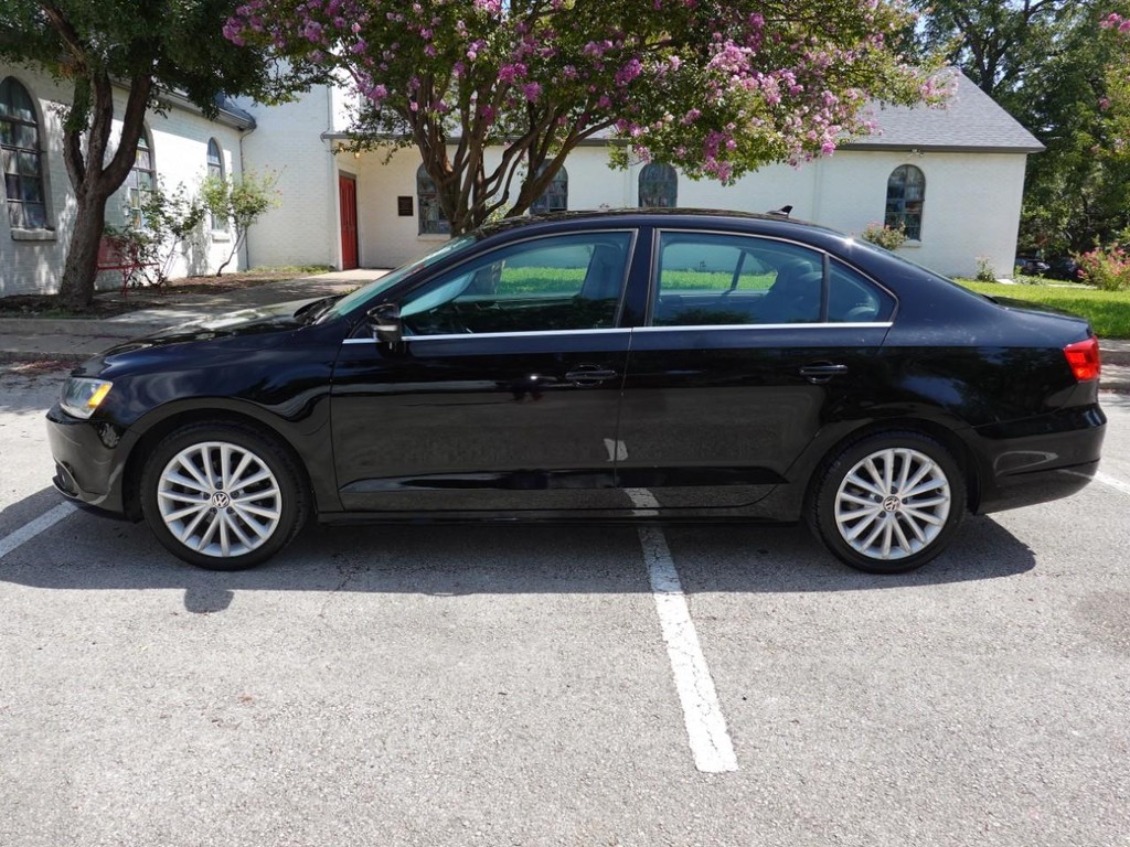 2014 Volkswagen Jetta SEL photo 4