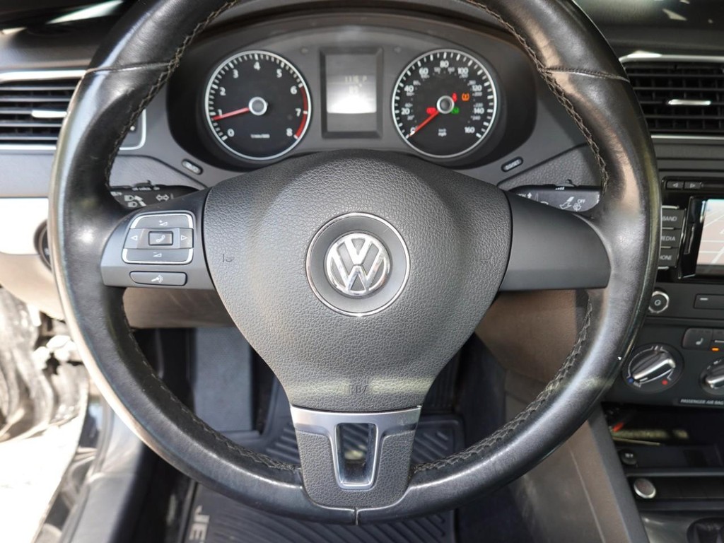 2014 Volkswagen Jetta SEL photo 13