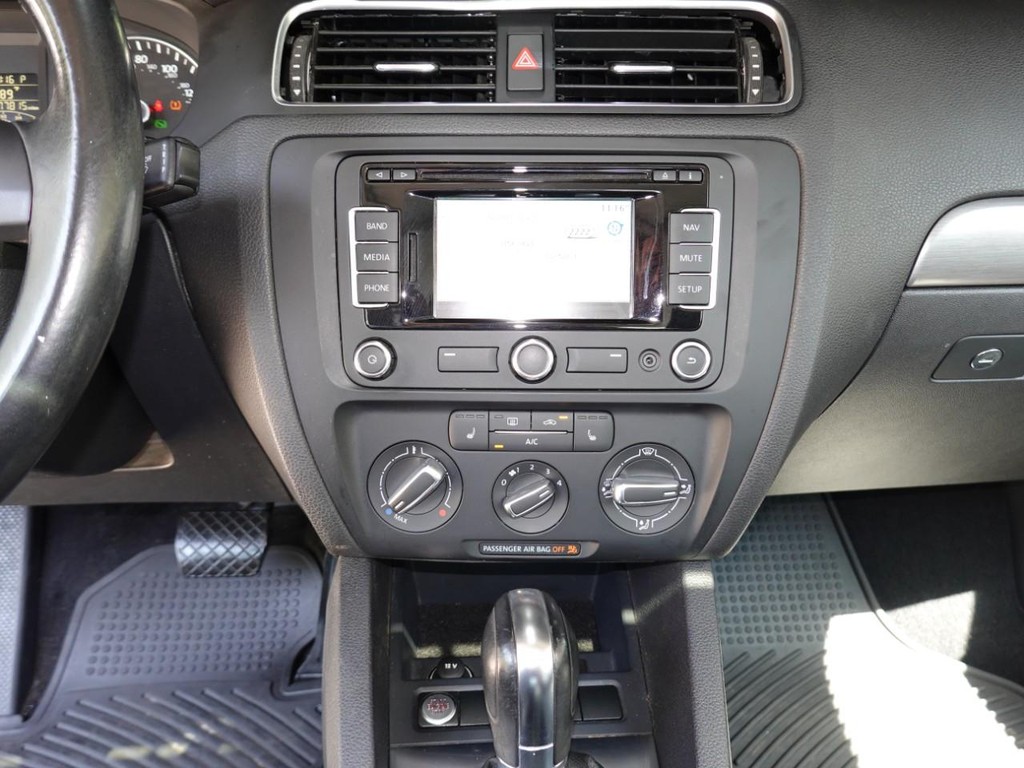 2014 Volkswagen Jetta SEL photo 14
