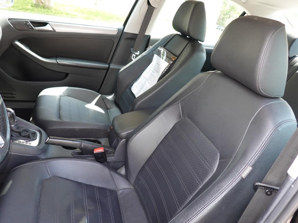 2014 Volkswagen Jetta SEL photo 16