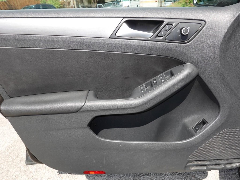 2014 Volkswagen Jetta SEL photo 18