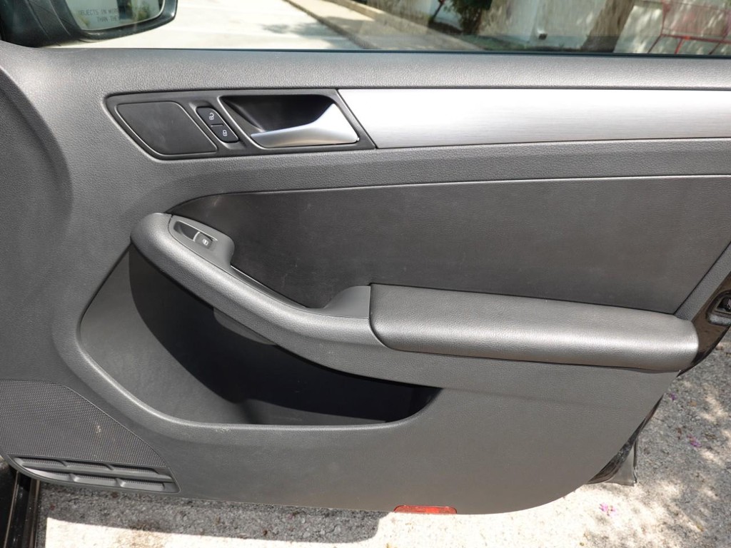 2014 Volkswagen Jetta SEL photo 23