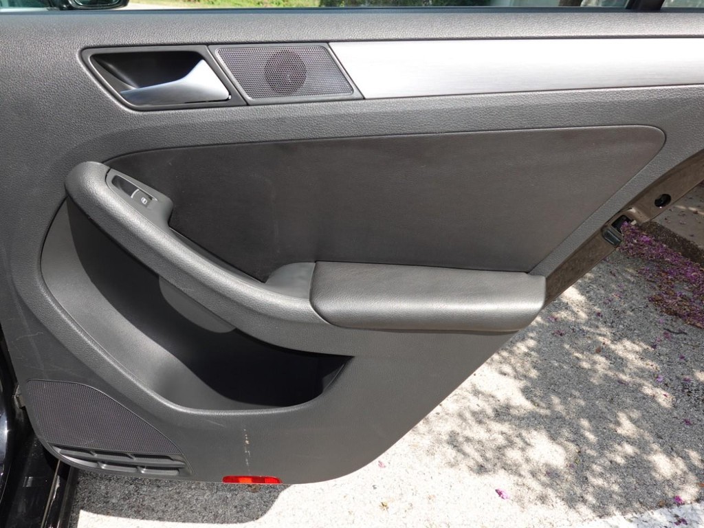 2014 Volkswagen Jetta SEL photo 25