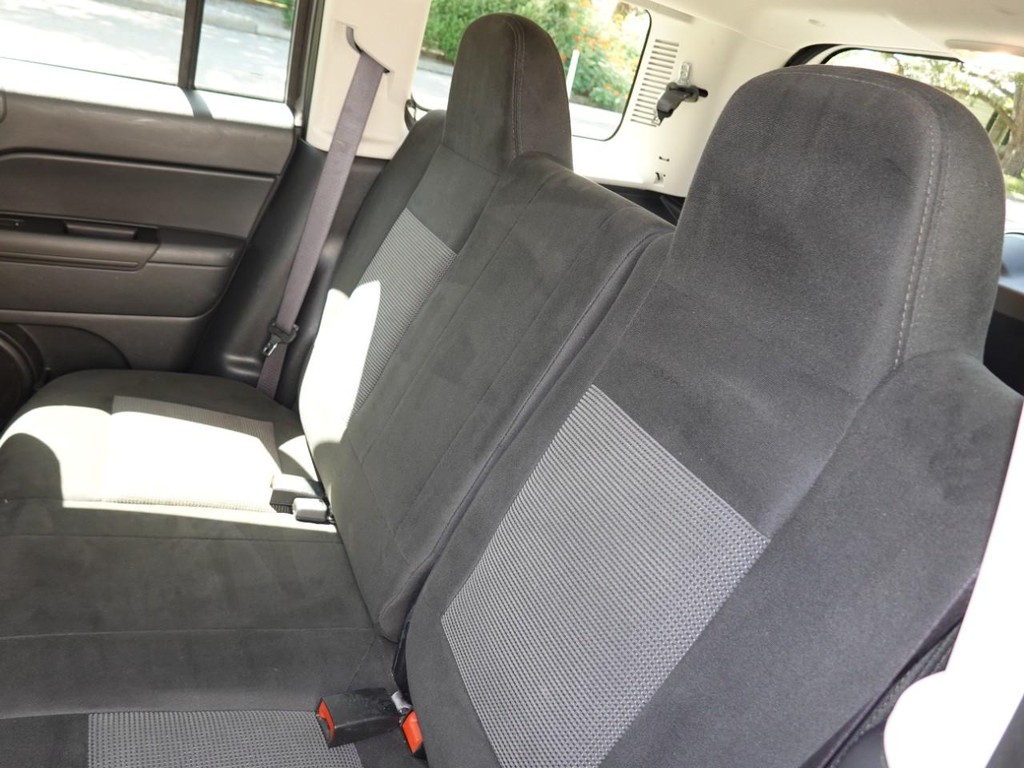 Jeep Patriot Vehicle Full-screen Gallery Image 18