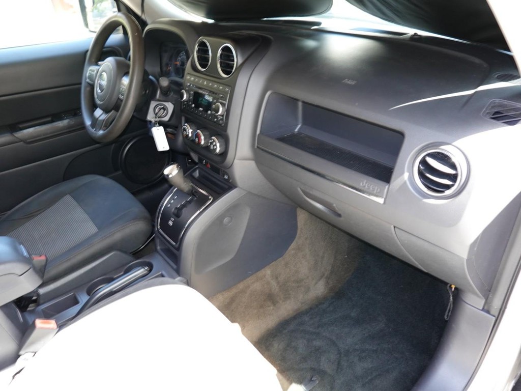 Jeep Patriot Vehicle Full-screen Gallery Image 20