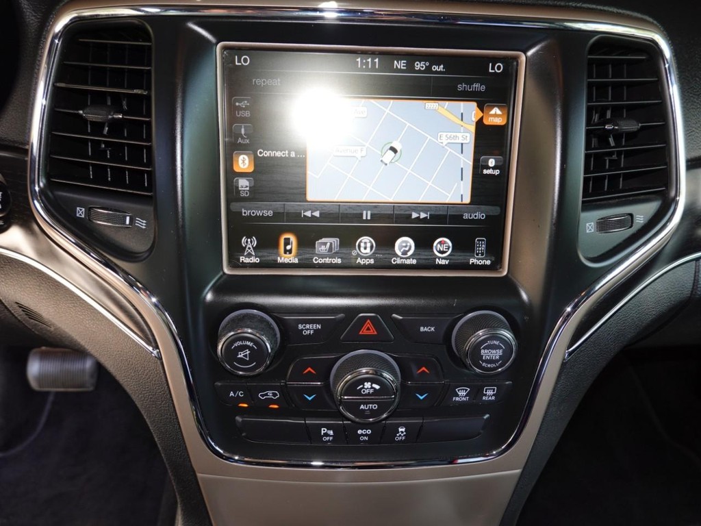 Jeep Grand Cherokee Vehicle Full-screen Gallery Image 13