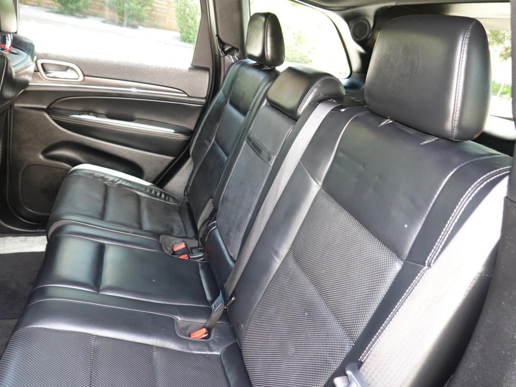 Jeep Grand Cherokee Vehicle Full-screen Gallery Image 19