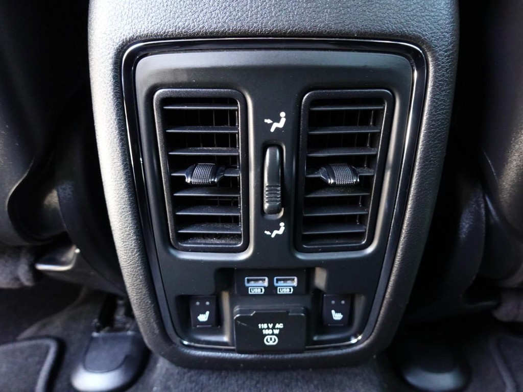 Jeep Grand Cherokee Vehicle Full-screen Gallery Image 20