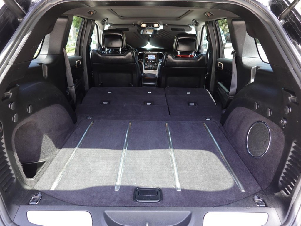 Jeep Grand Cherokee Vehicle Full-screen Gallery Image 28