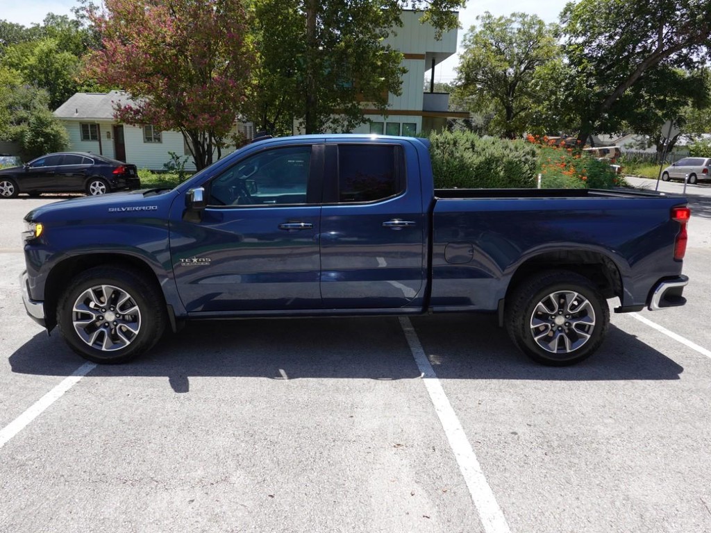 2019 Chevrolet Silverado 1500 LT Texas Edition photo 4
