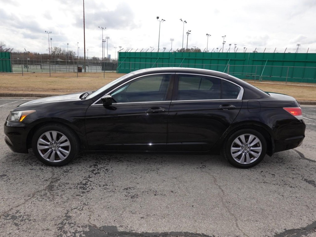 Honda Accord Sedan Vehicle Full-screen Gallery Image 04