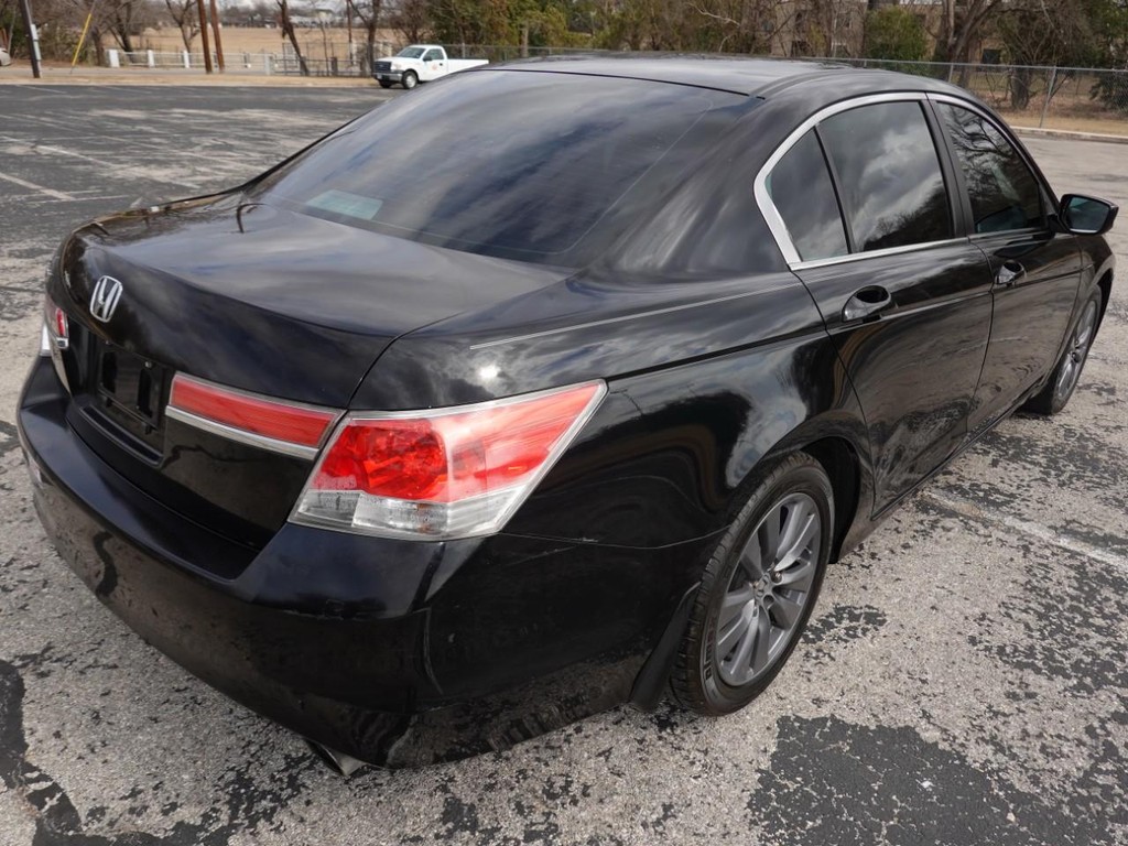 Honda Accord Sedan Vehicle Full-screen Gallery Image 07