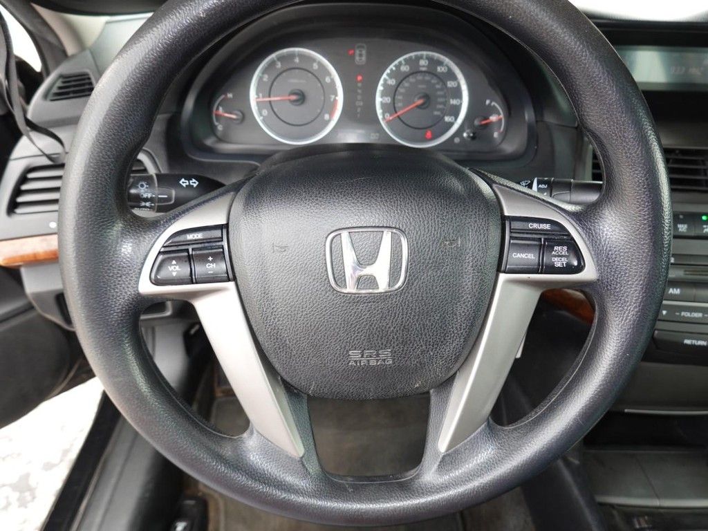 Honda Accord Sedan Vehicle Full-screen Gallery Image 13