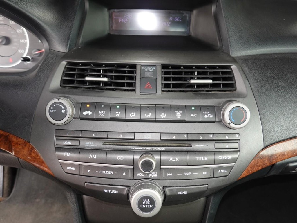 Honda Accord Sedan Vehicle Full-screen Gallery Image 14