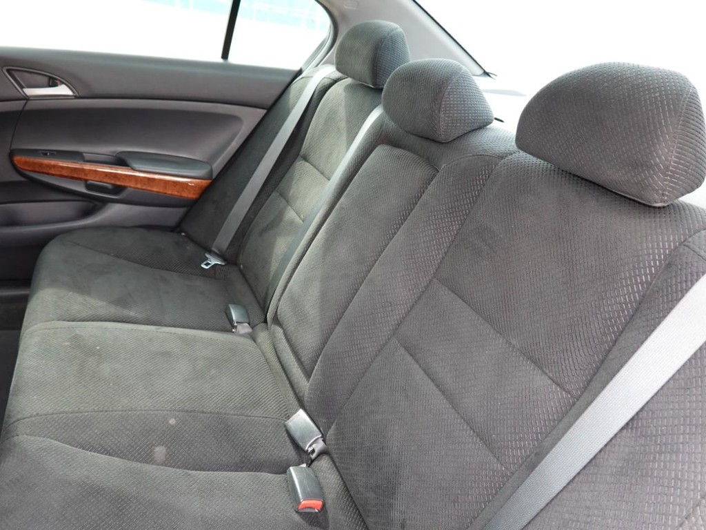 Honda Accord Sedan Vehicle Full-screen Gallery Image 19